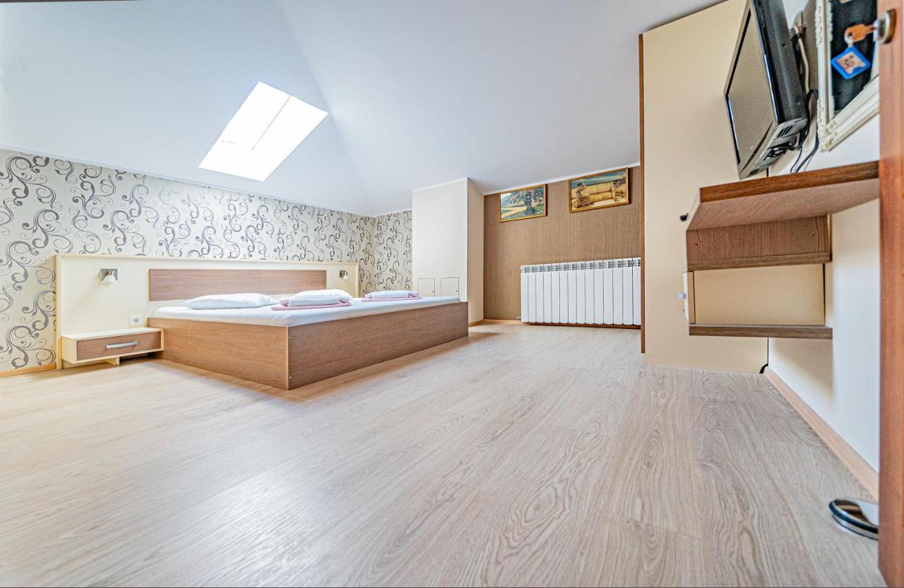Hotel Pension Onix Vienna Airport Maria Ellend Exteriér fotografie